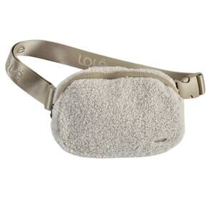 LOLE Fleece Belt Fanny Bag S Unisex Cream Beige Zippered Closure Hiking Shopping
